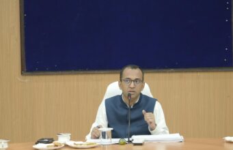 एस्मा एक्ट लागू, उल्लंघन पर छुरीकला और निरधी केंद्र के समिति प्रबंधकों पर एफआईआर दर्ज धान खरीदी में लापरवाही पर होगी कड़ी कार्रवाई : कलेक्टर अजीत वसंत